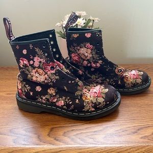 DR MARTENS Shoreditch Black Floral Canvas SIZE 8